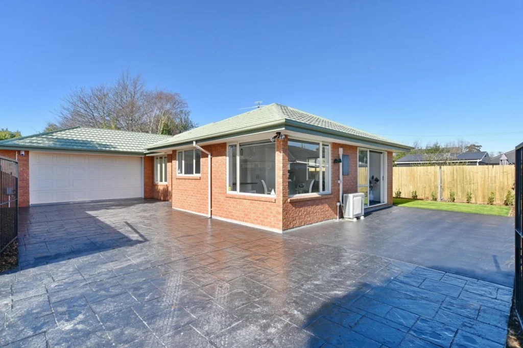 Woolston 3Kwarto Stop, View, Move in