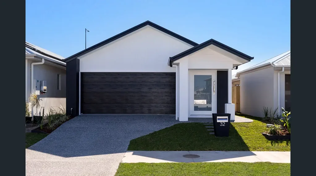 32 Snowy Crescent, Nirimba