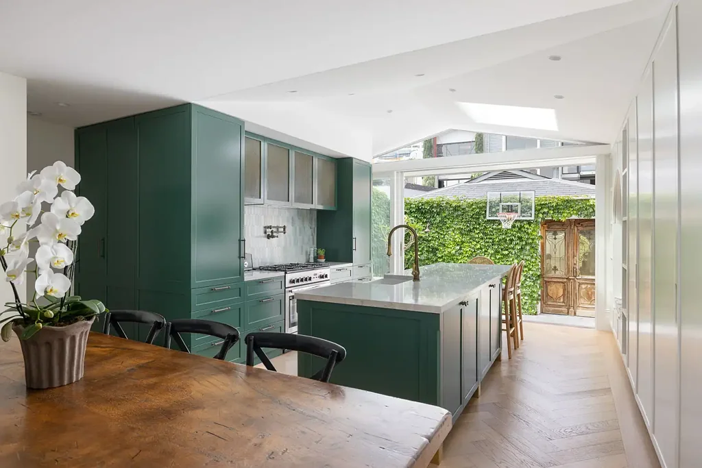 Woollahra 3ਬੈੱਡਰੂਮ Classic elegance with sophisticated contemporary renovations