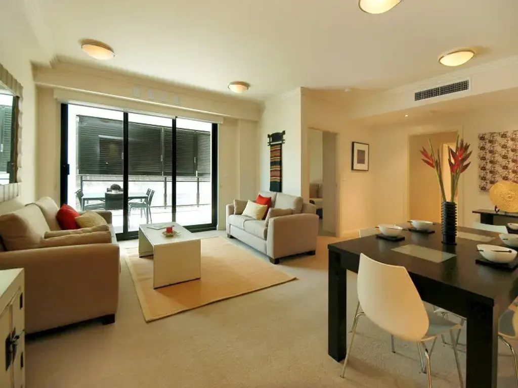 Nice and spacious 2 bedroom in heart of Meadowbank