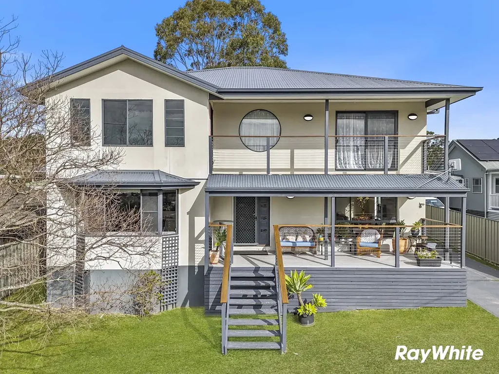 Lake Conjola 4ห้องนอน Spacious Family Retreat with Lake Glimpses and Bushland Views
