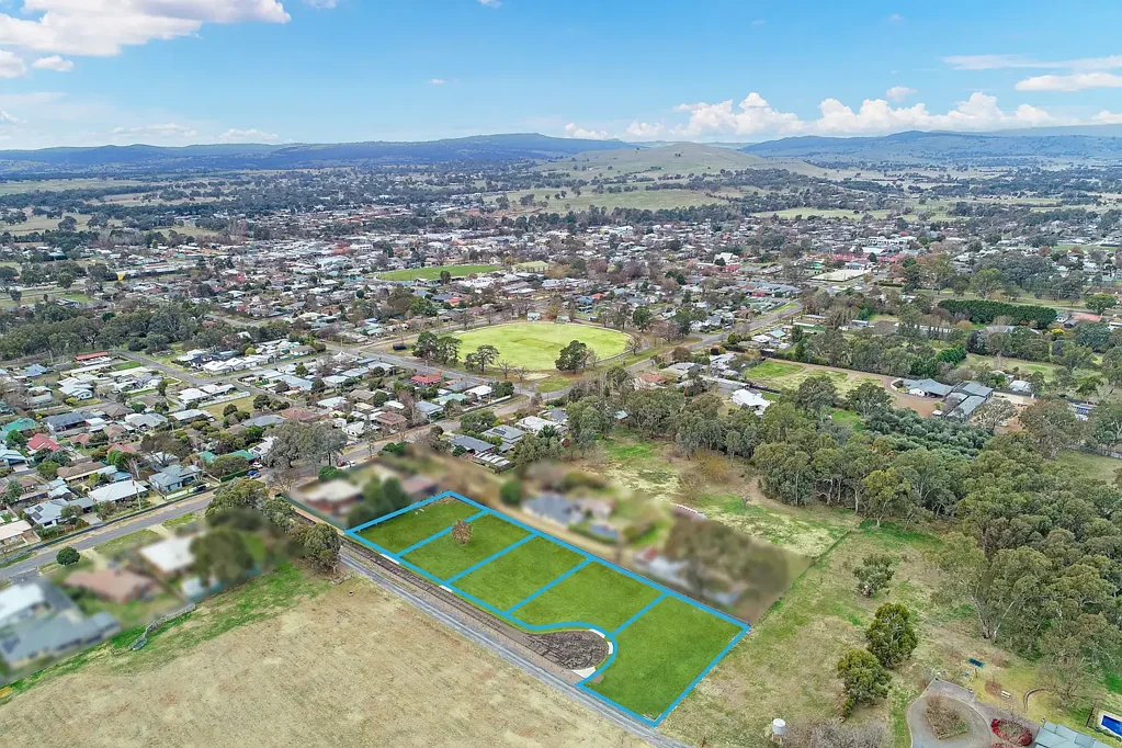 Mansfield  947m2 ready to build your new home right in the heart of town!