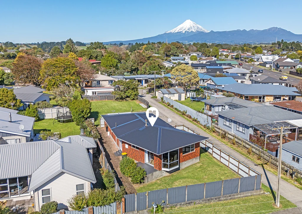 Vogeltown 3房  Family Gem with Development Potential!