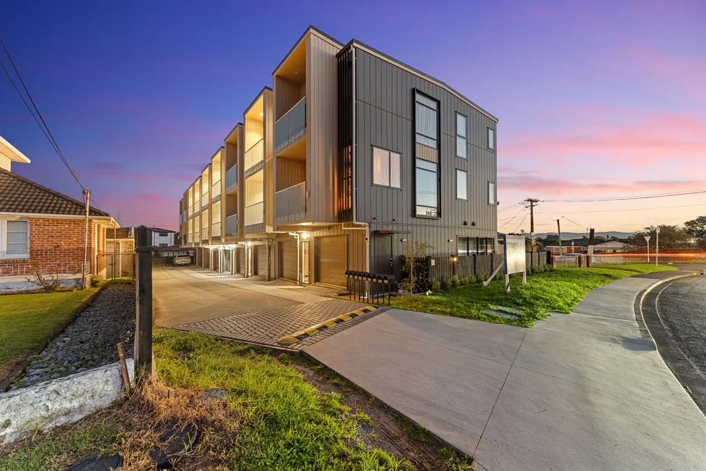 Te Atatu Peninsula 3غرفة نوم Sea Views - Affordable Comfort in Te Atatu Peninsula