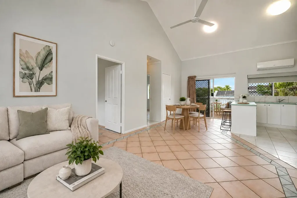 Cairns North 2कमरा Easy-Care Living in a Prime City Location