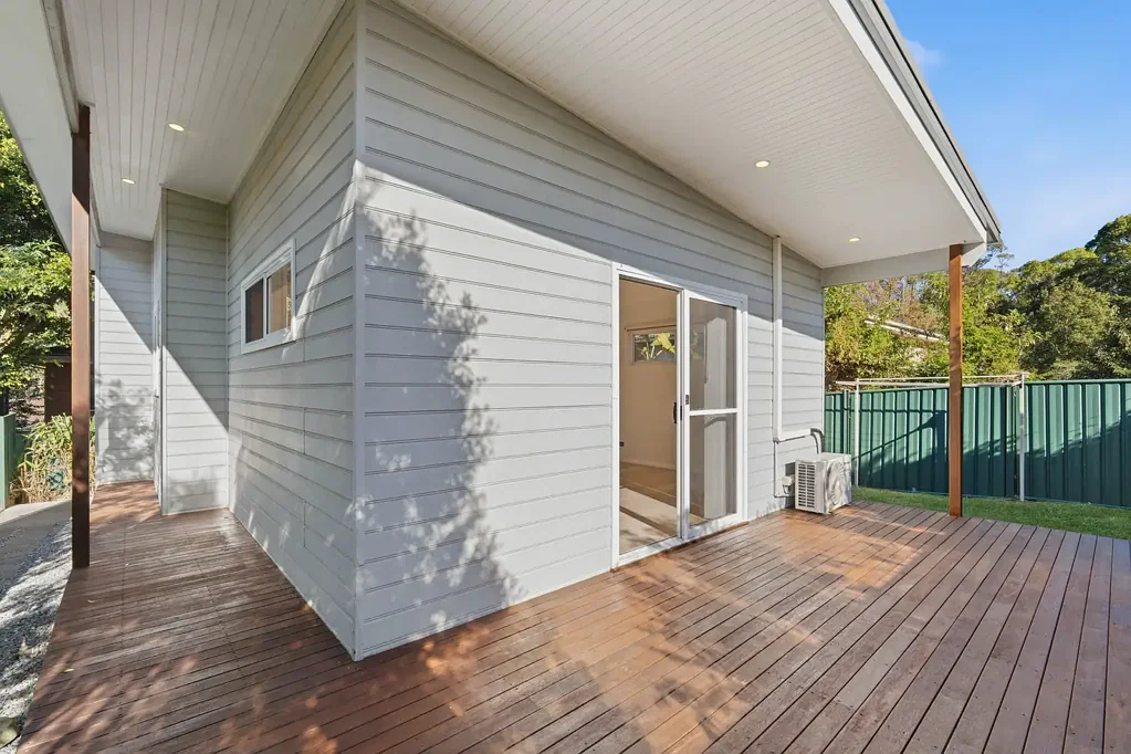 Quaint Granny Flat With Great Size Deck