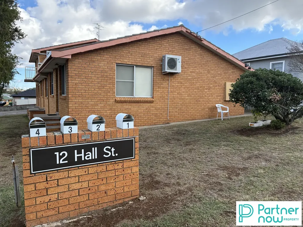 Two-Bedroom Upstairs Unit in East