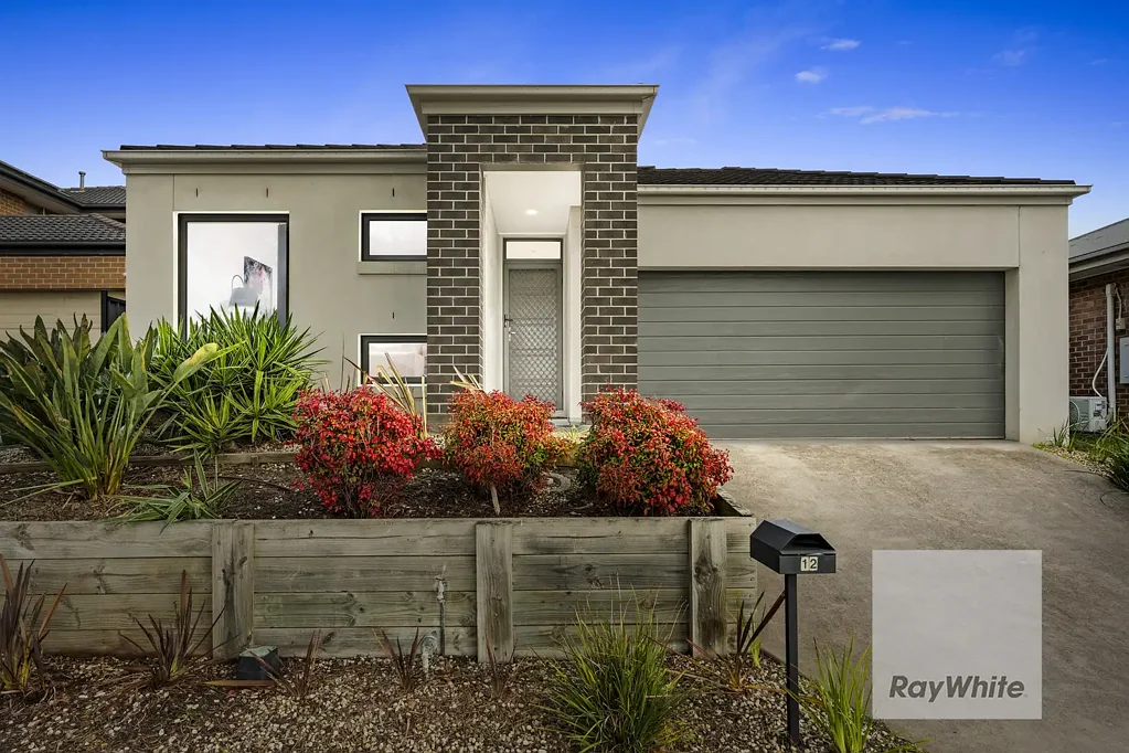 Mernda 4房  Contemporary Spacious Family Living in a Prime Location
