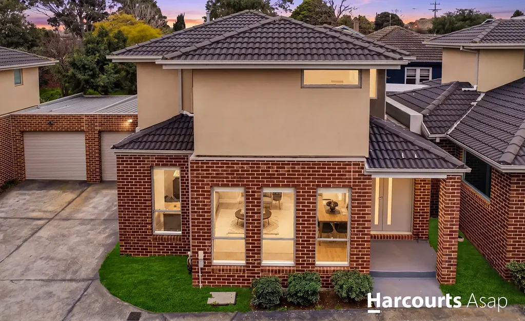 Dandenong 3Kwarto Spacious Modern Townhouse with Multiple Living - Must Inspect!
