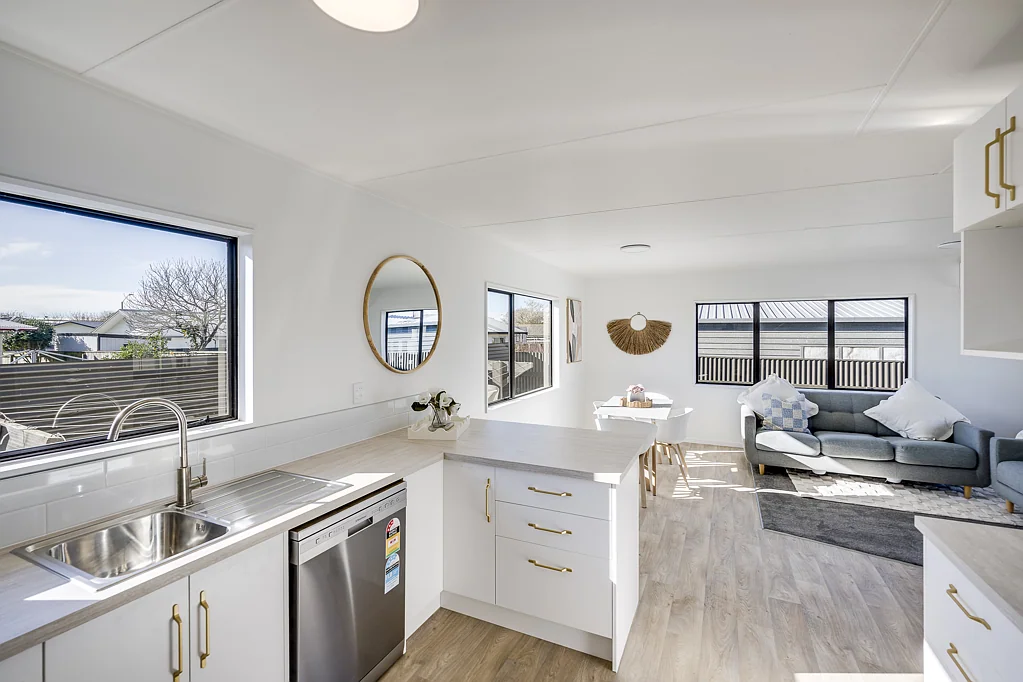 Flaxmere 2 Bedroom Fresh, Modern & Packed with Extras