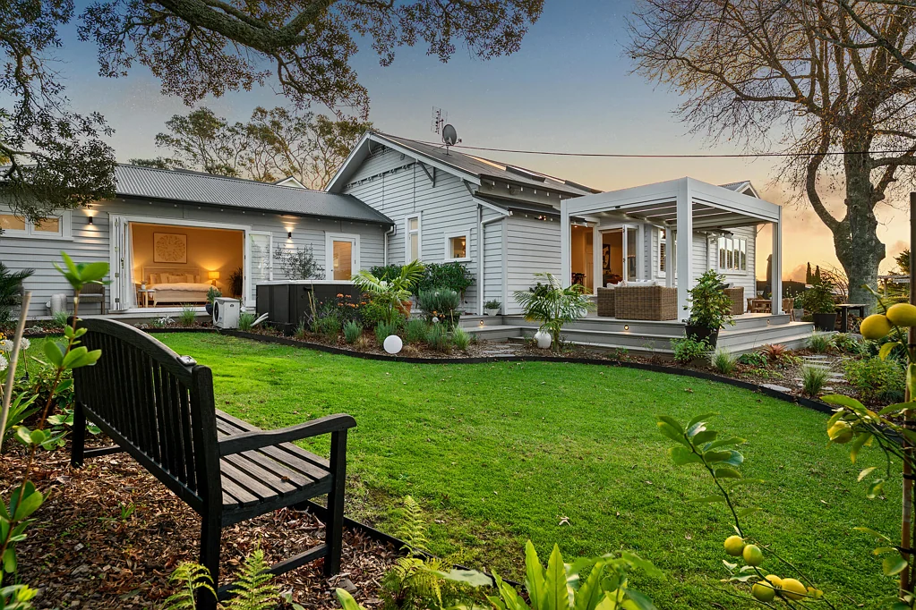 Devonport 4房  Renovated, elevated, box-ticking bungalow