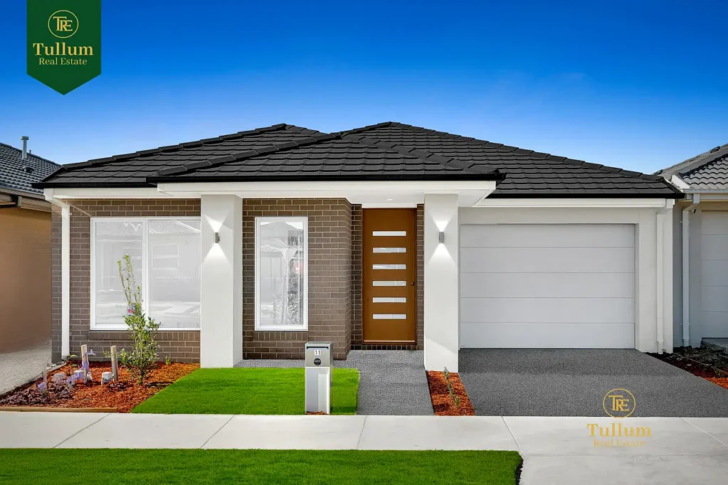 11 Bambusa Way, Clyde North, VIC 3978