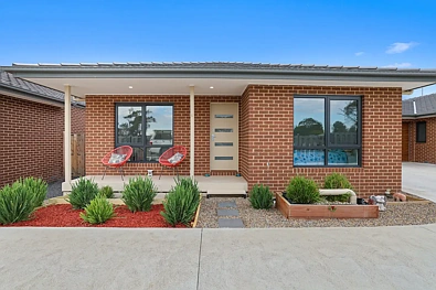 Longwarry 3房  TOWNHOUSE LIVING WITH QUALITY, STYLE AND CONVENIENCE.