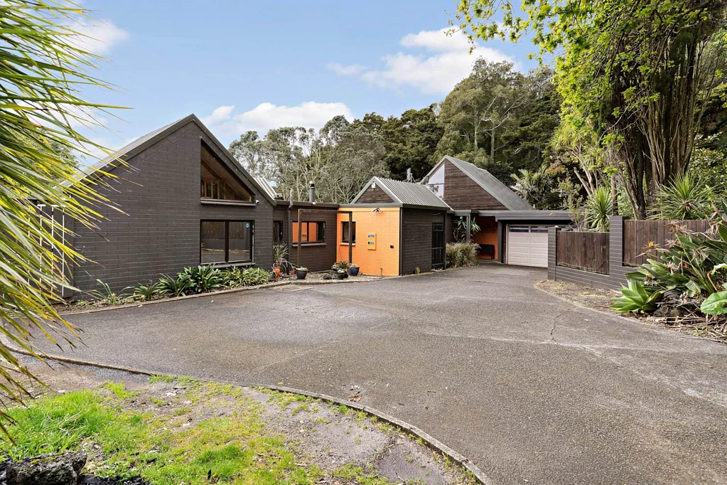60 Grande Vue Road, Hill Park, Manukau City, Auckland