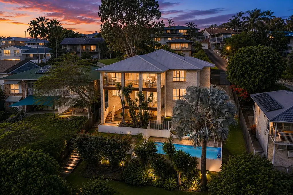 Banora Point 5房  Multi-Living Potential for Dual Occupancy