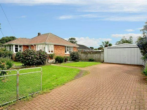 3 BEDROOMS, BRICK AND TILE HOUSE IN PT ENGLAND