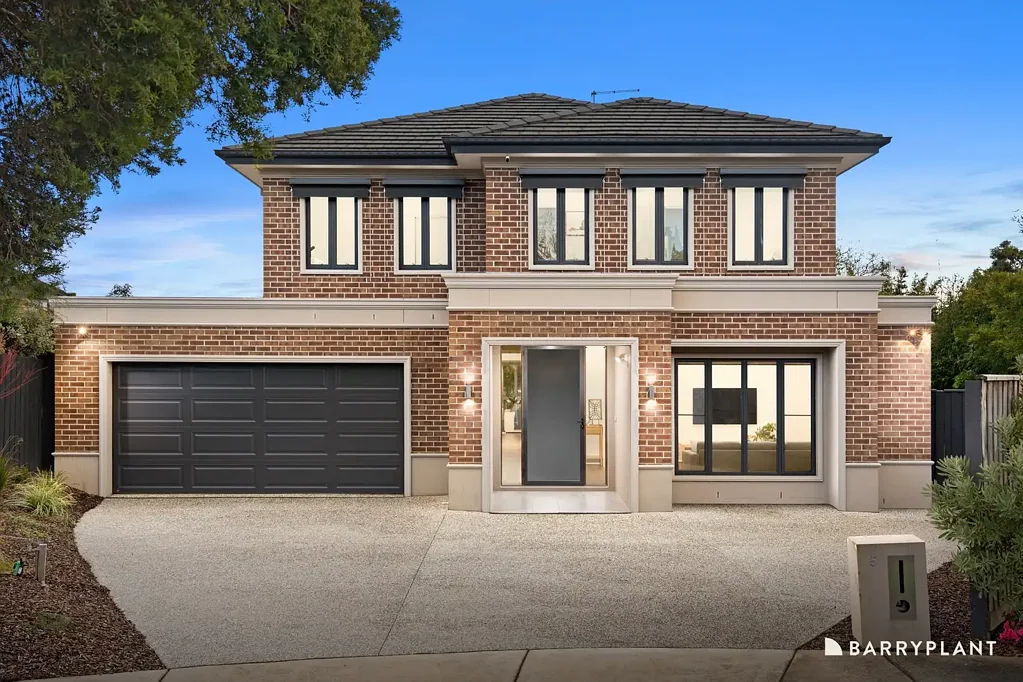 Wantirna South 5कमरा Family Grandeur in a Peaceful Cul-de-Sac