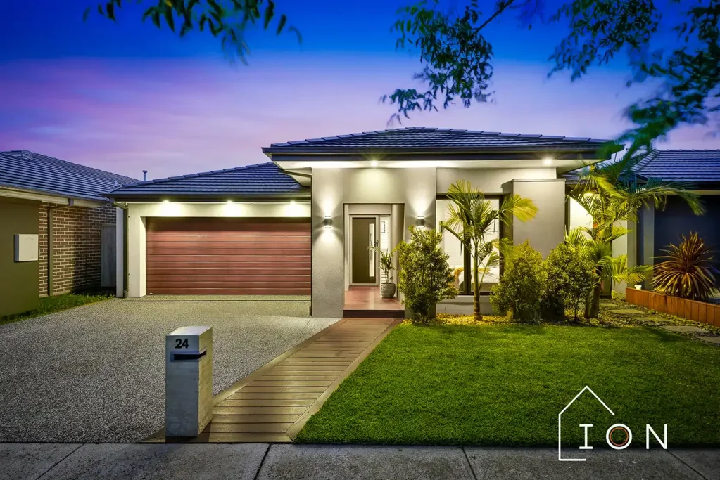 24 Athletic Circuit, Clyde, VIC 3978