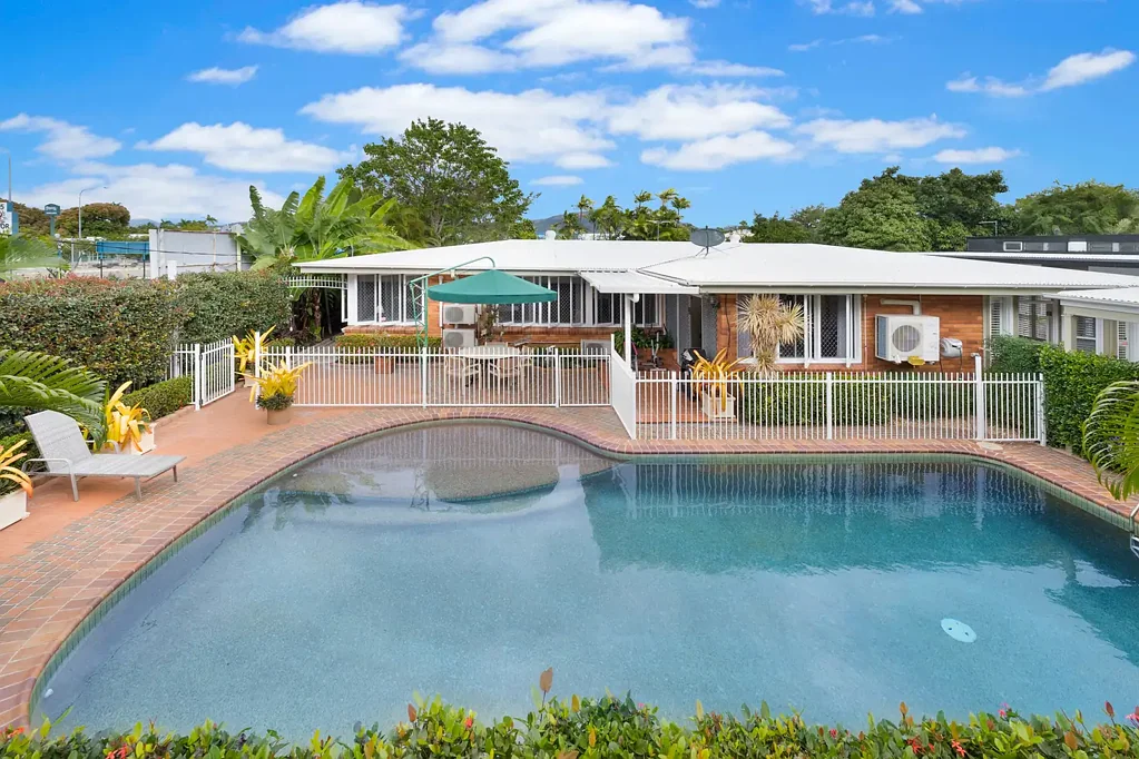 6 Kenilworth Avenue, Hyde Park, QLD 4812