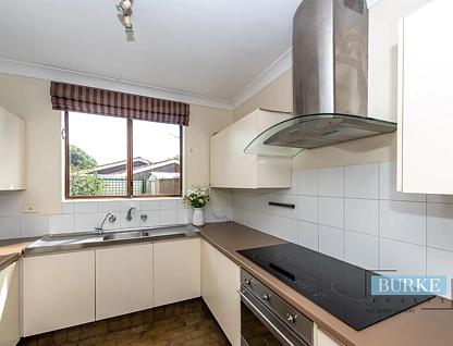 37 Fenellia Crescent, Craigie, WA 6025, 3房, 1浴, House