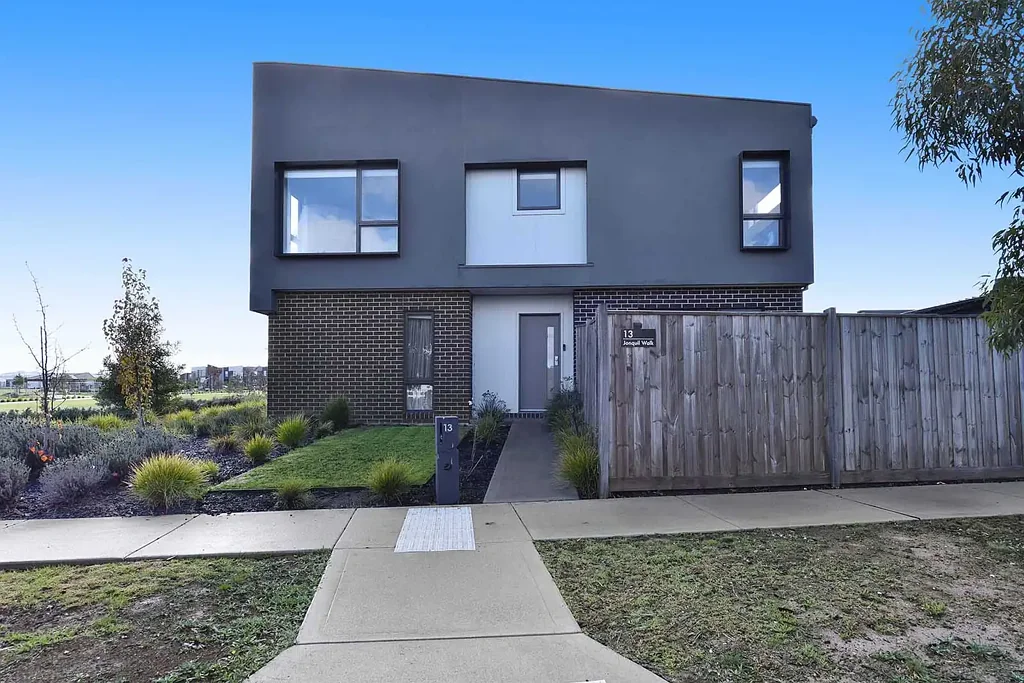 Spacious Townhouse Living with Views, Versatility & a Big Backyard