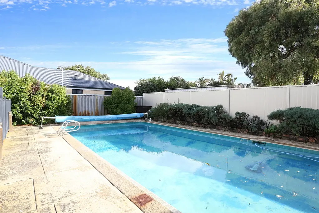 Spacious Family Home with Pool & Fantastic Entertaining Area
