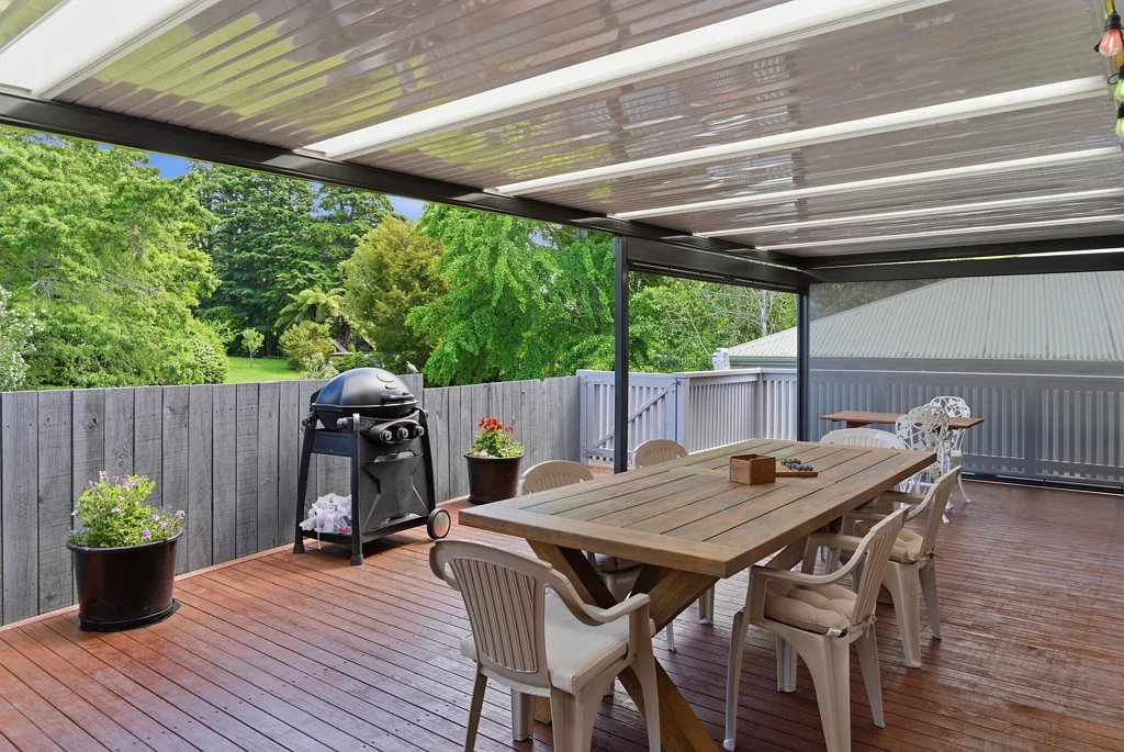 Te Puke 2 Bedroom Garaging Gold - Expansive deck !