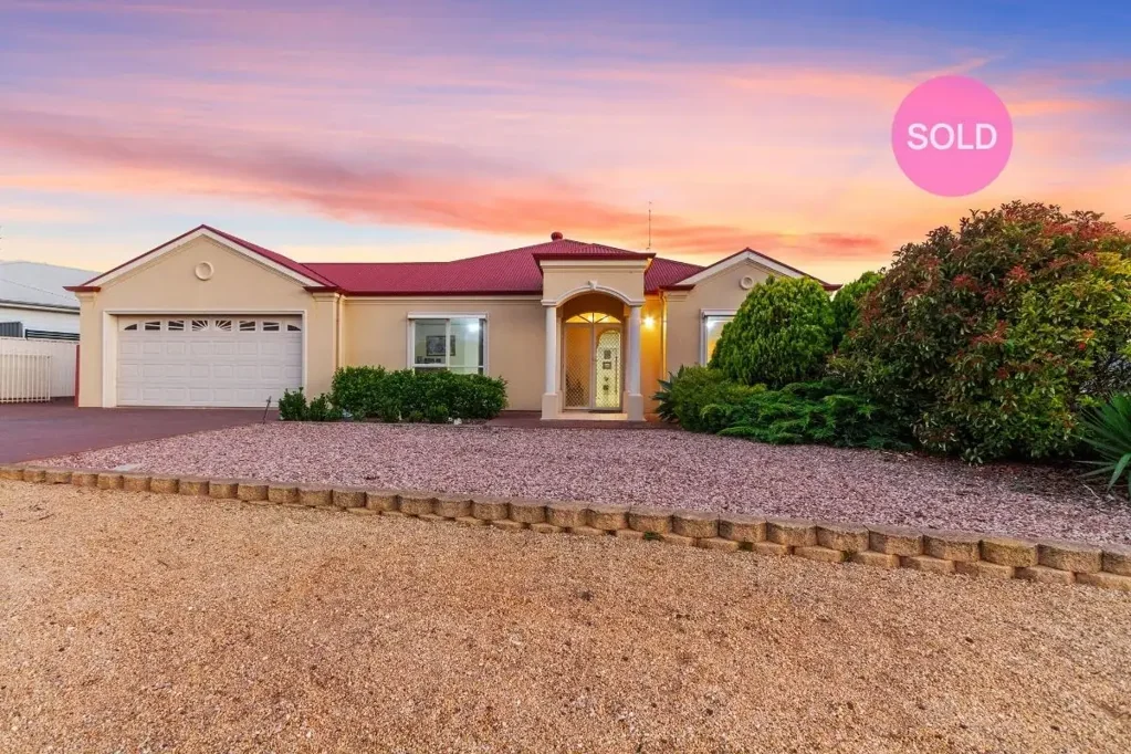 8 Westside Avenue, Moonta Bay, SA 5558