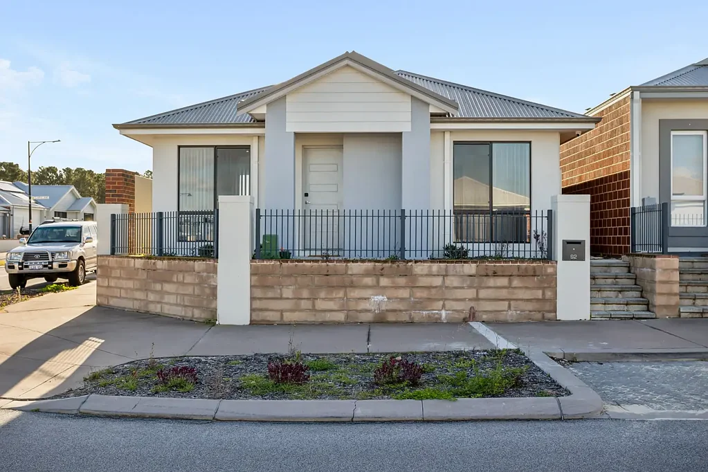 Modern Design 4 Bed 2 Bath 2 Car & Garage (Semi Furnished or Unfurnished )