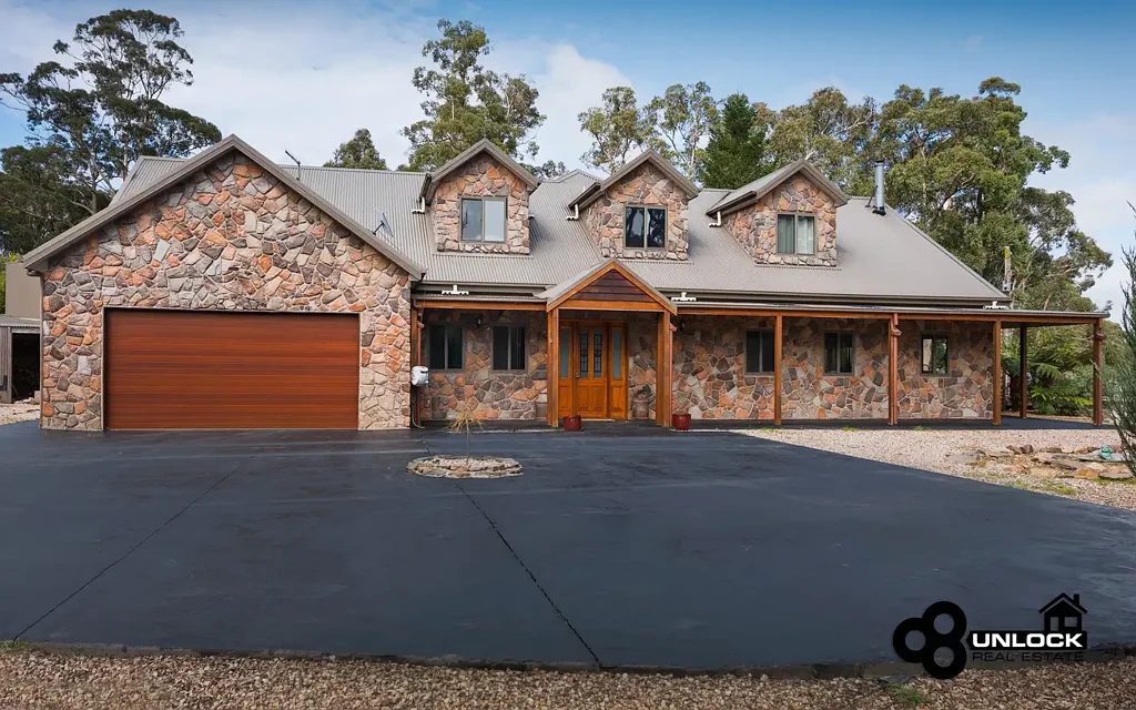Gembrook 5 Bedroom Luxury Country Living with a Proven Income