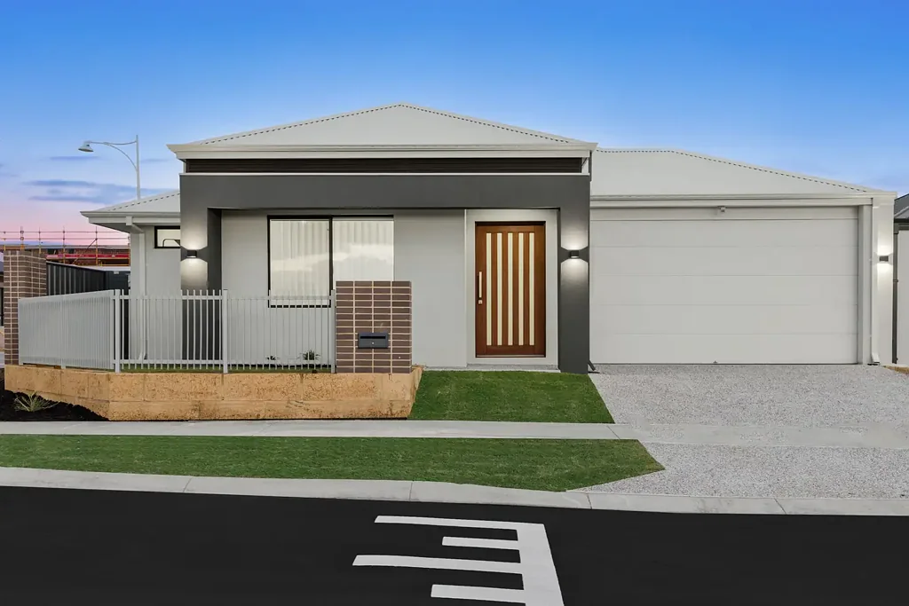 Hammond Park 4Zimmer 5 star inclusions - Custom built family home
