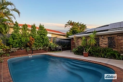 6 Rosegum Rise, Regents Park