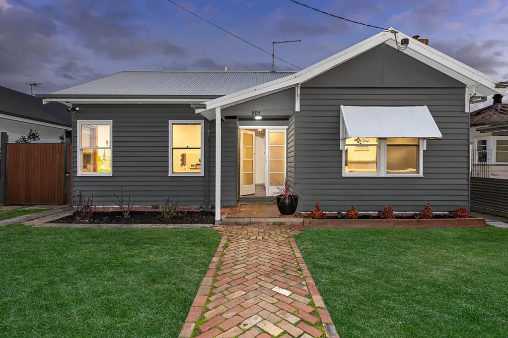 Soldiers Hill 3房  Classic Soldiers Hill Charm on a Generous 621m² with an Incredible Shed