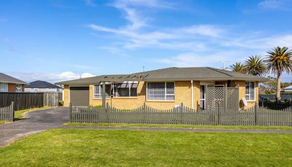 Gisborne Terrace, Opunake