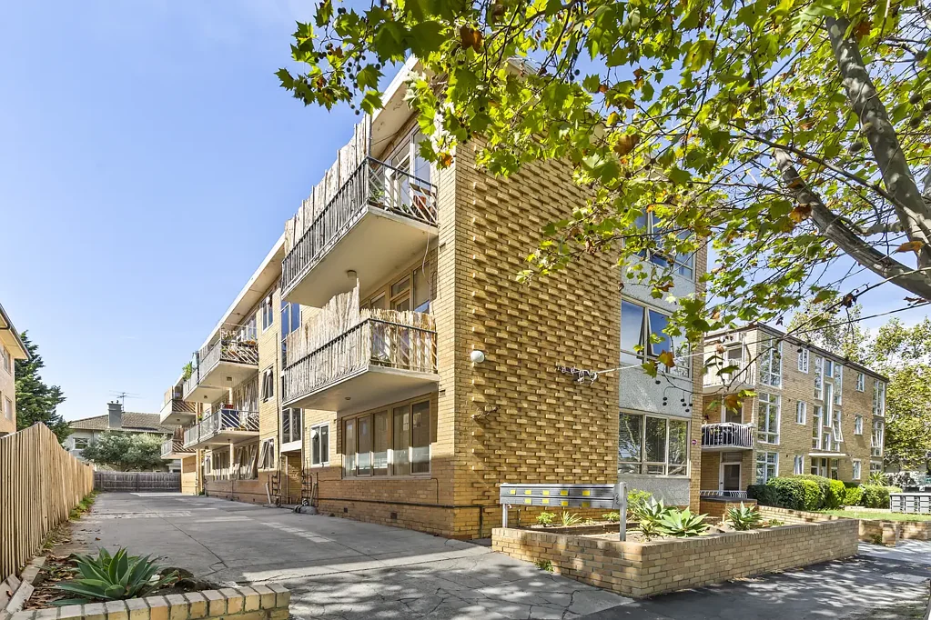 Spacious One Bedroom Ground Level Apartment
