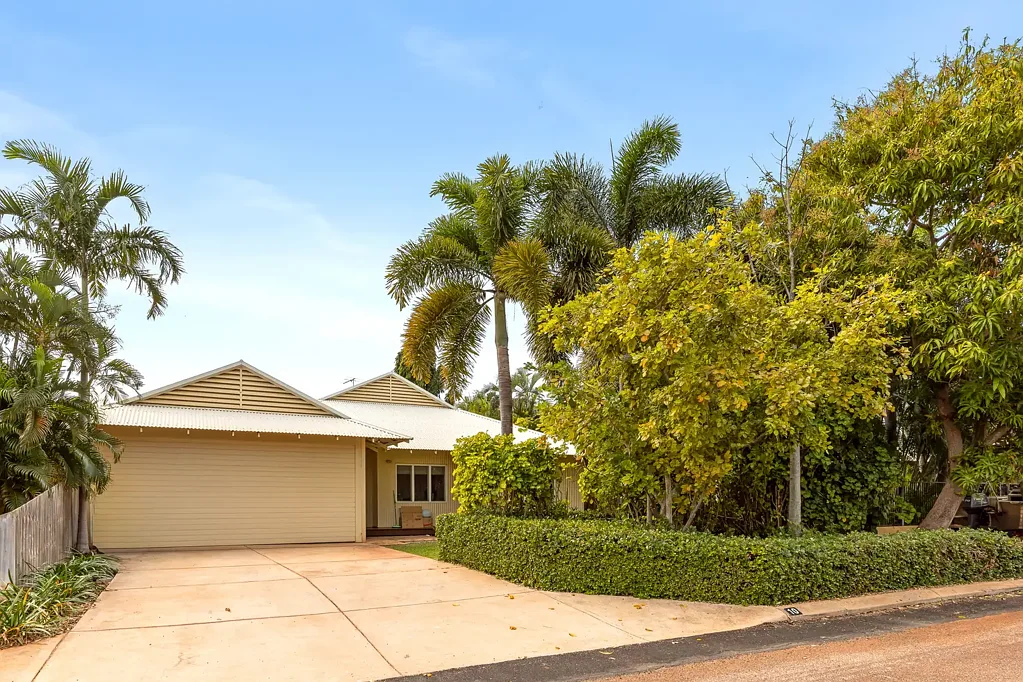 Tropical Living in Prestigious Sunset Estate
