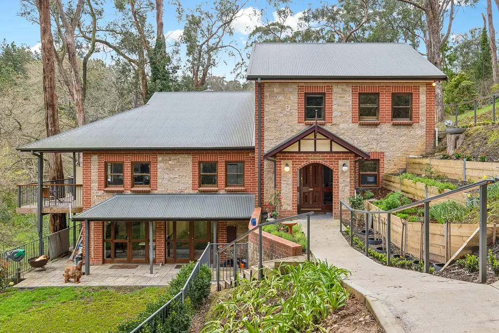 Upper Sturt 4બેડરૂમ Unique Architectural Charm Surrounded by Nature