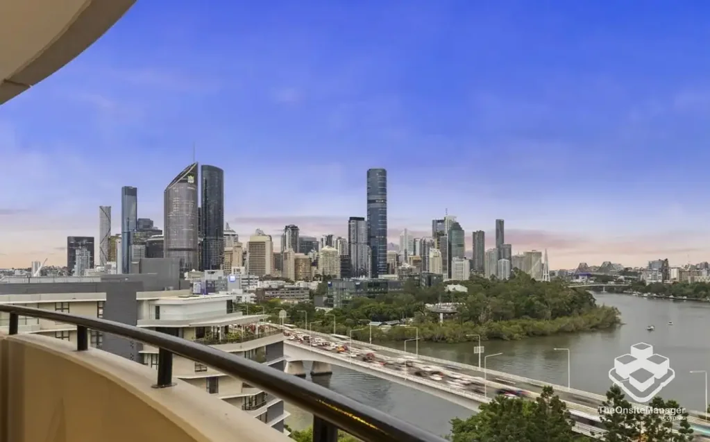 Furnished Apartment with the best City and River view!