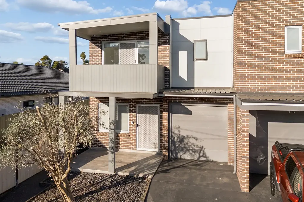Bass Hill 3 Slaapkamer Modern Family Living