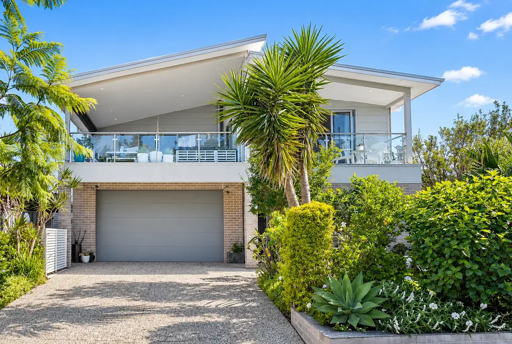 Bulli 5房 适合多代同堂的海滨之家 A Coastal Home with Room for Every Generation