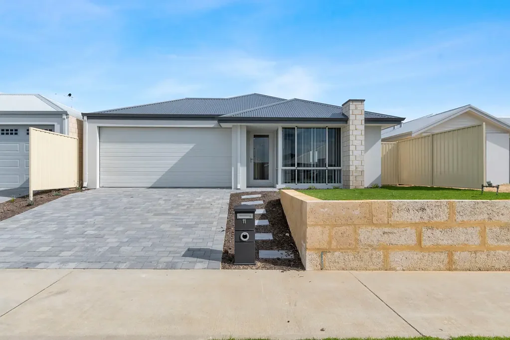 Four Bedroom Family Home in Dawesville