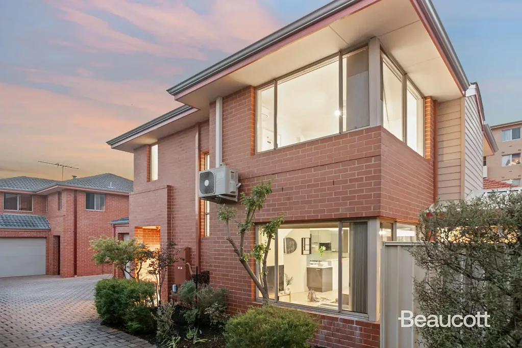 Inglewood 3कमरा STANDALONE TOWNHOUSE IN SECURE GATED SETTING