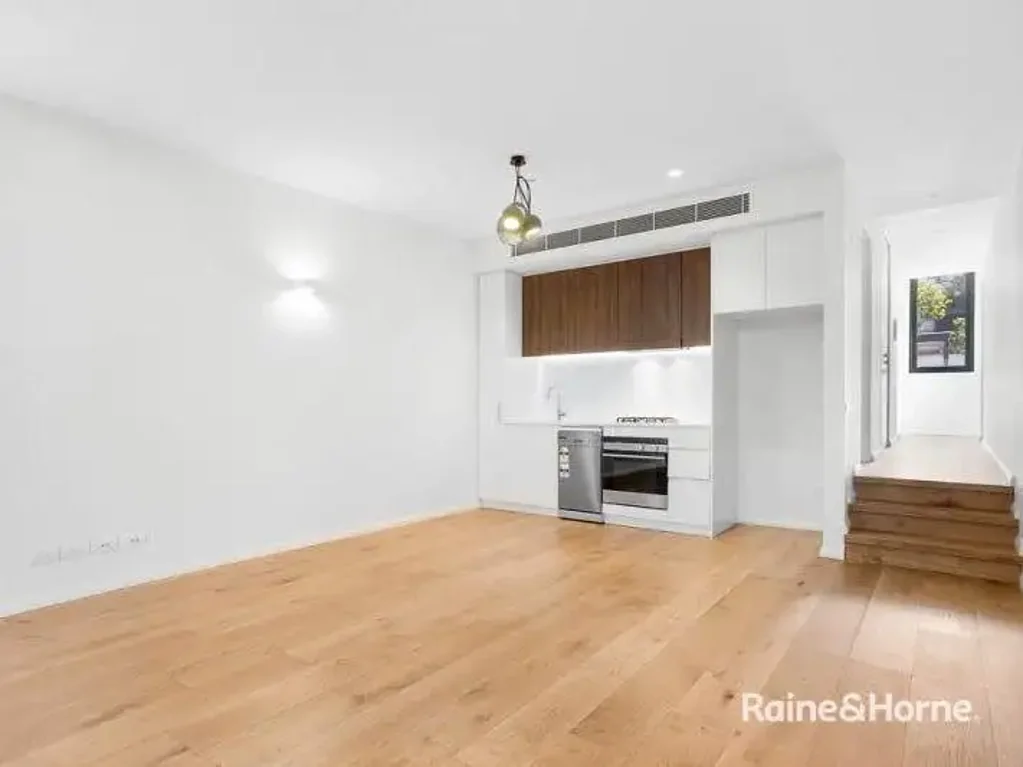 Stylish Parkside Living in the Heart of Kensington
