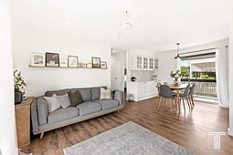 2/18 Raff Avenue, Holland Park