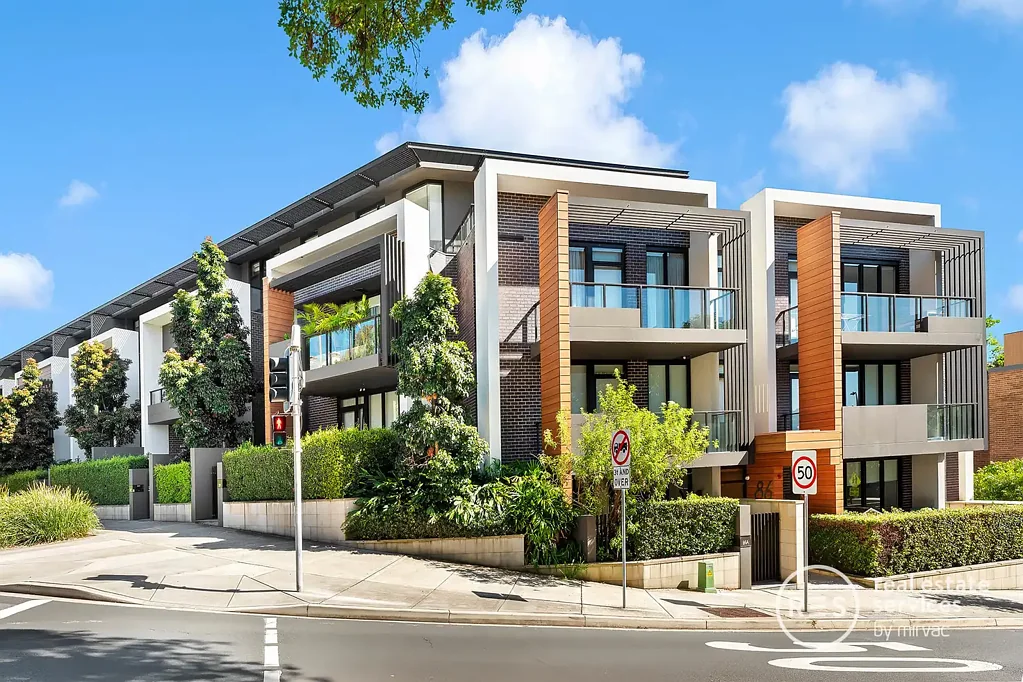 Oversized 2-Bedroom Apartment with Study Nook with Parking!