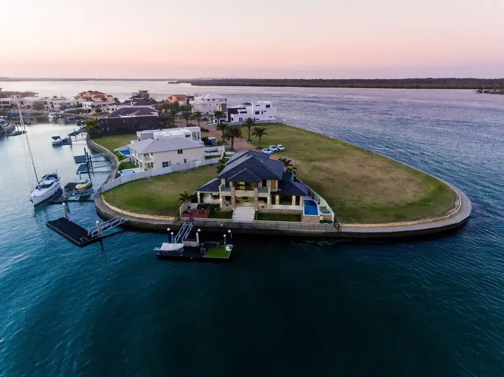 Paradise Point 6 Bedroom Exquisite Waterfront Paradise: Unobstructed Views + 33m* Water Frontage