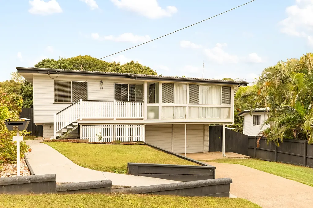 95 Pareena Crescent, Mansfield, QLD 4122
