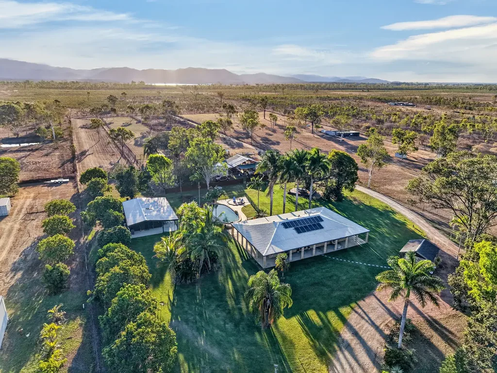 Black River 6Zimmer Dual Living on 6.5 acres