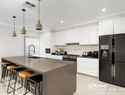 42 Longhurst Street, Oran Park, NSW 2570, 4房, 2浴, House