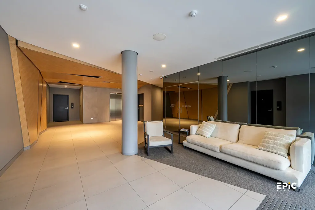 Stylish Furnished 2-Bedroom Apartment with Garden Views in Prime Claremont Location